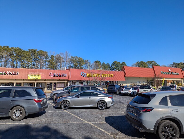 More Photos Of 5402-5412 Covington Hwy, Decatur Unknown For Lease