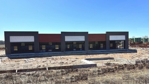 More Photos Of 1350 N Maxine Ave, Nixa Storefront For Lease