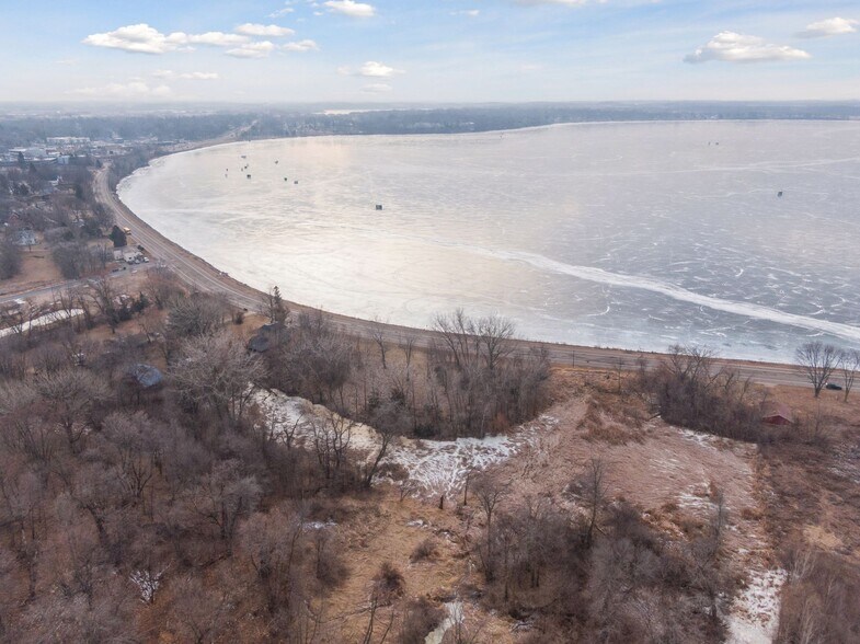 More Photos Of xxx Lake Blvd, Buffalo Apartments For Sale