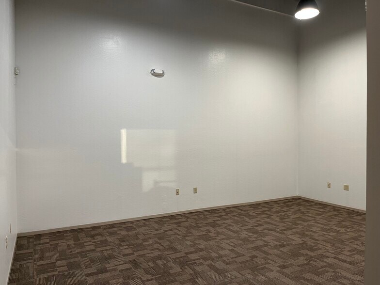 More Photos Of 4850 E Baseline Rd, Mesa Coworking Space