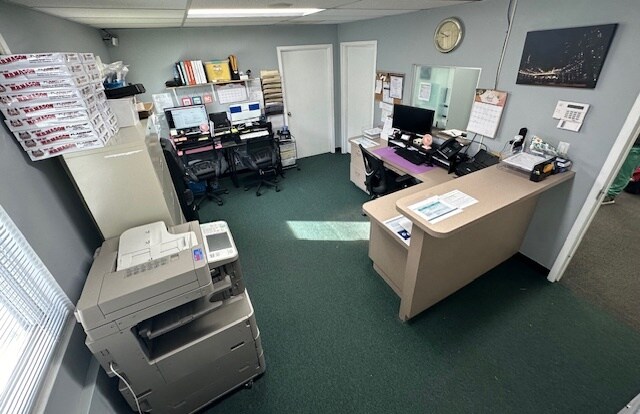 More Photos Of 350 Bloomfield Ave, Bloomfield Office For Sale