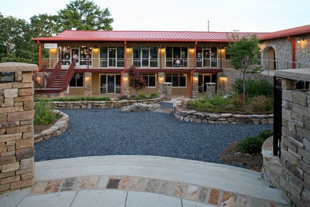 More Photos Of 178 E Crogan St, Lawrenceville General Retail For Lease