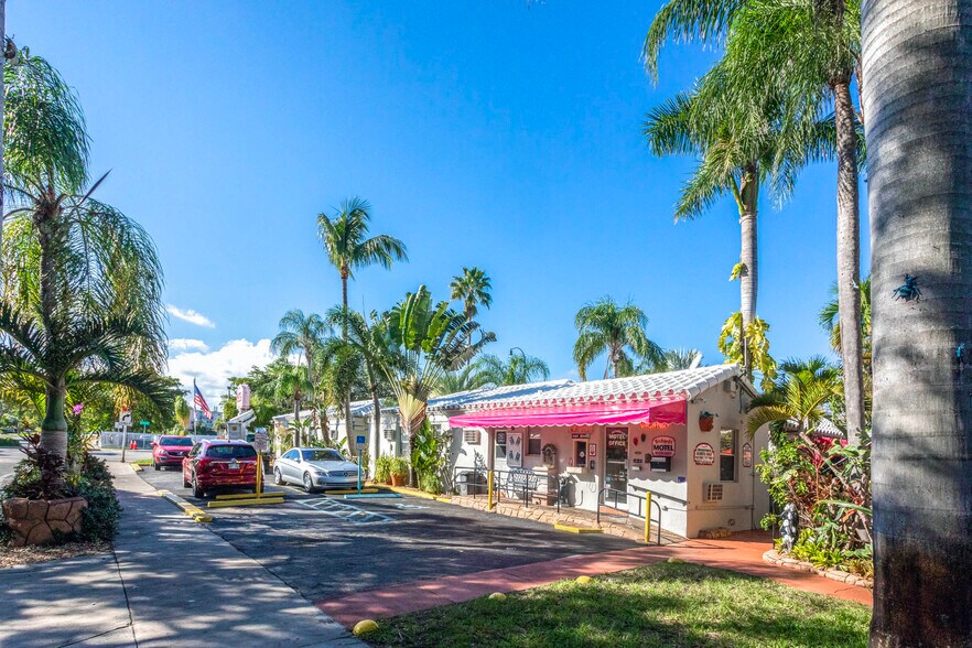 More Photos Of 1411 S Federal Hwy, Hollywood Hotel For Sale