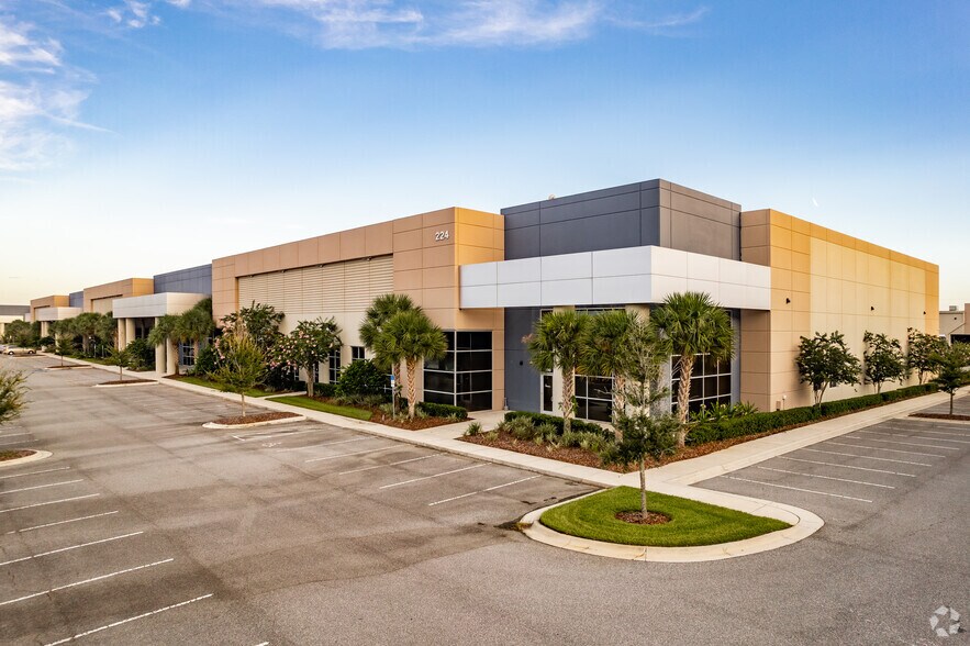 More Photos Of 8063 Beacon Lake Dr, Orlando Unknown For Lease