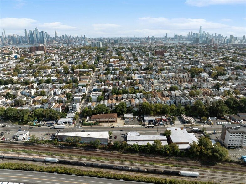 More Photos Of 746-748 Tonnele Ave, Jersey City Storefront Retail Office For Lease