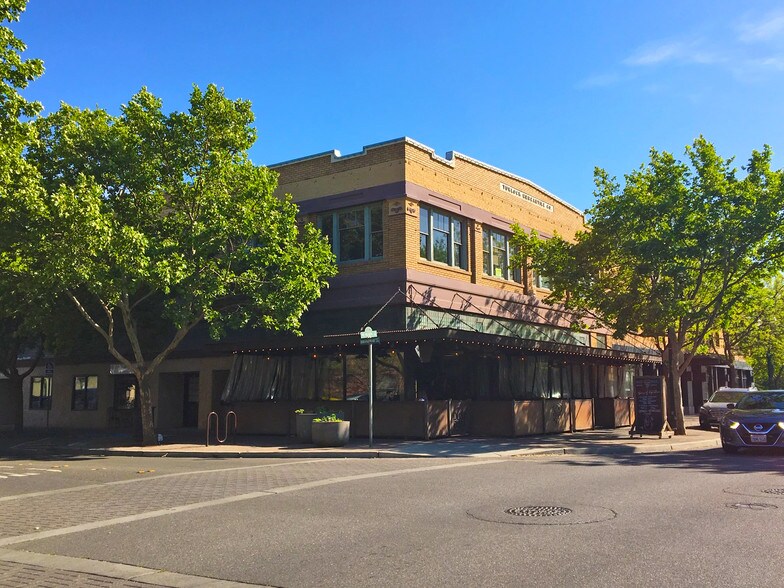 More Photos Of 200-202 W Main St, Turlock Storefront Retail Office For Lease