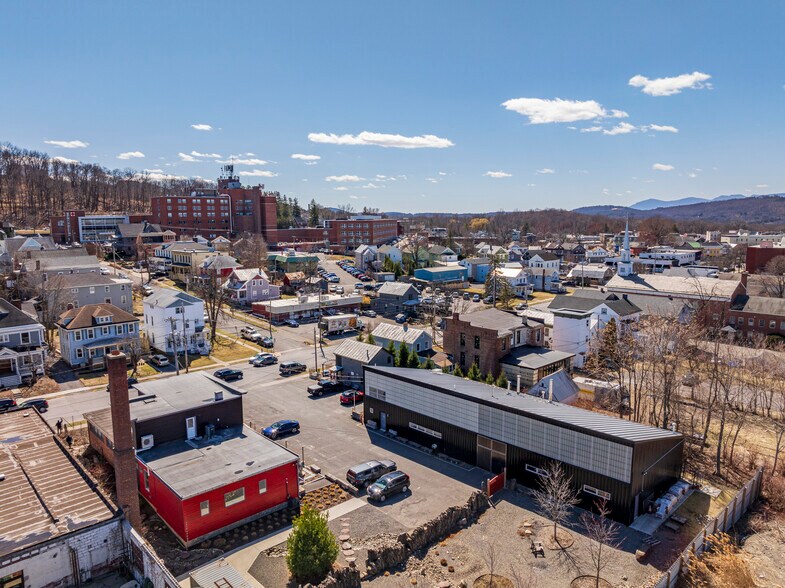 More Photos Of 78 Green St, Hudson Freestanding For Sale