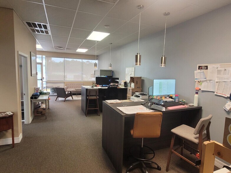 More Photos Of 5404 Hoover Blvd, Tampa Medical For Lease