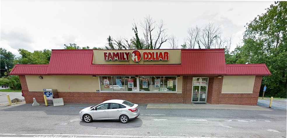 Primary Photo Of 204 S Wausau Rd, Middleburg General Retail For Sale