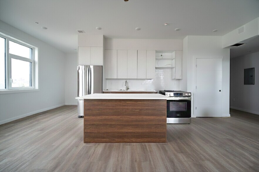 More Photos Of 13 Warwick St, Somerville Apartments For Sale