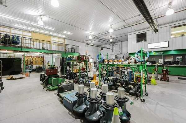 More Photos Of 30 Industrial Dr, Sylvan Lake Service For Lease