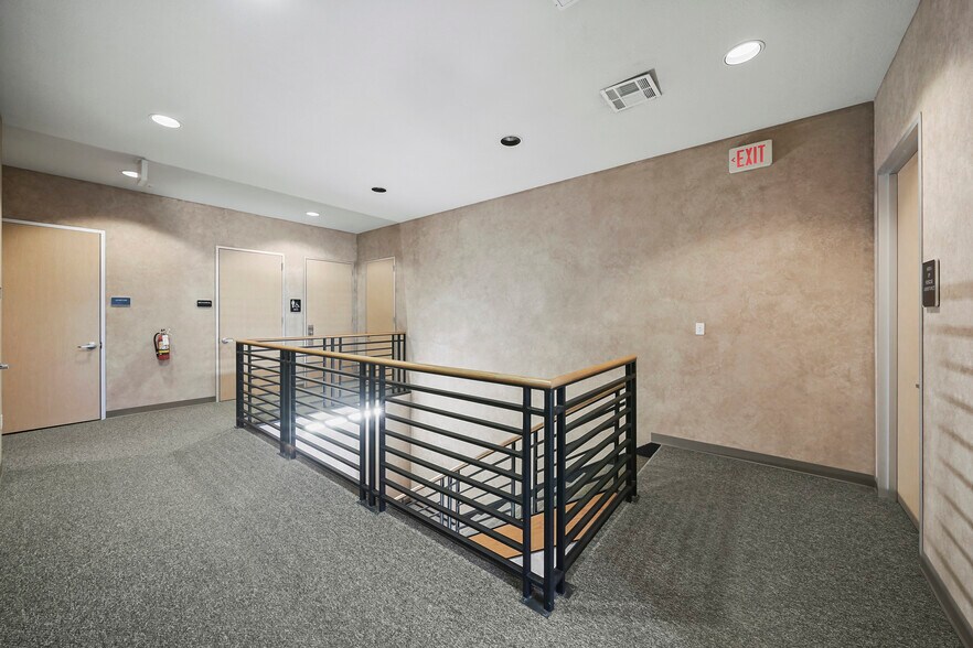 More Photos Of 14729 Highway 105 W, Montgomery Medical For Lease