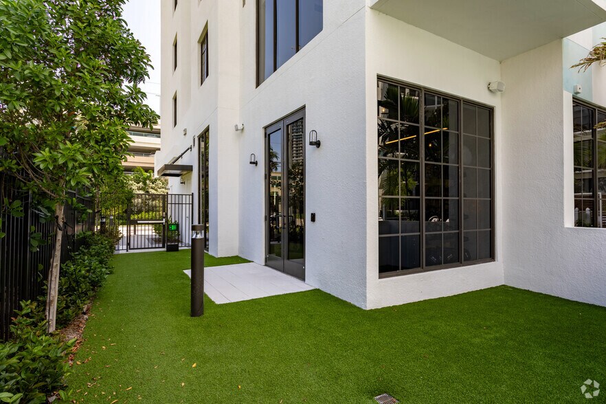 More Photos Of 609 2nd St, West Palm Beach Apartments For Lease