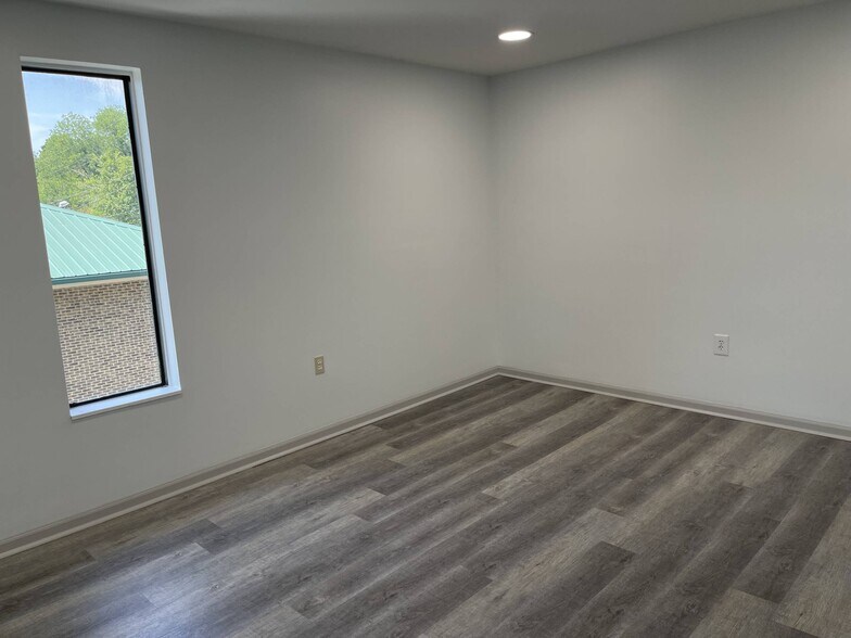 More Photos Of 1009 Keith St NW, Cleveland Office For Lease