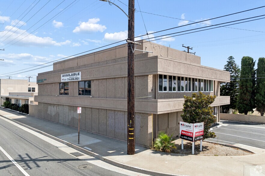 More Photos Of 13822 Beach Blvd, Westminster Office For Sale