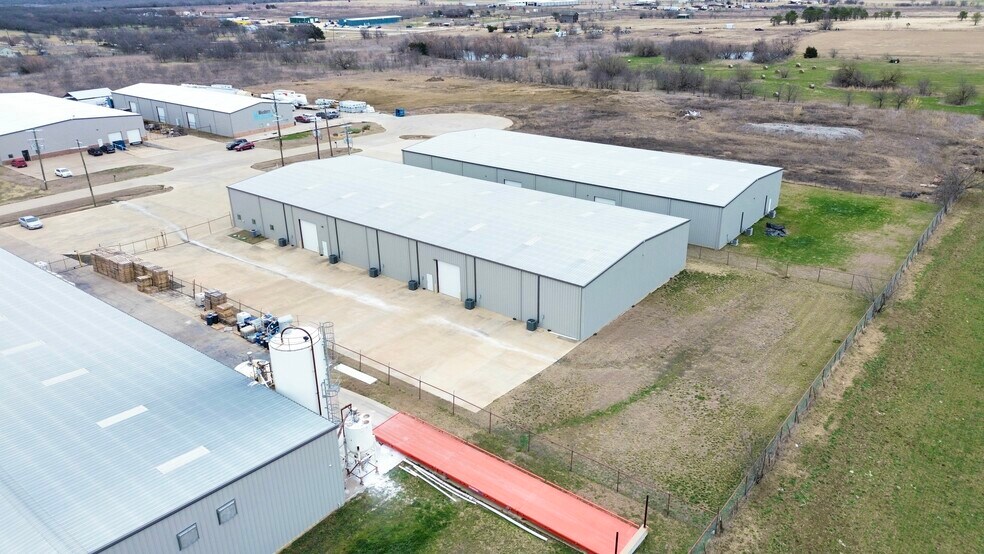 More Photos Of 4209 Longhorn Dr, Alvarado Warehouse For Lease