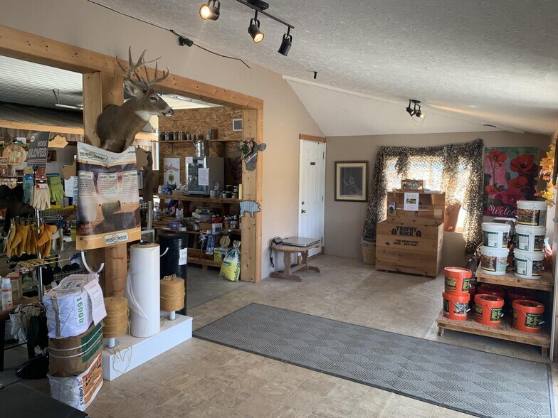 More Photos Of 9695 Elizabethtown Rd, Big Clifty General Retail For Sale