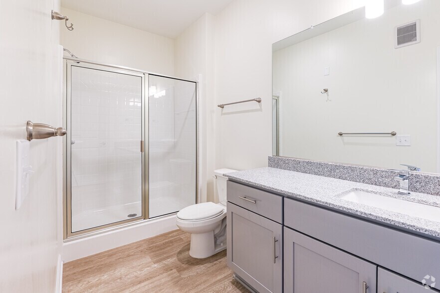 More Photos Of 5401 Commonwealth Centre Pky, Midlothian Apartments For Sale