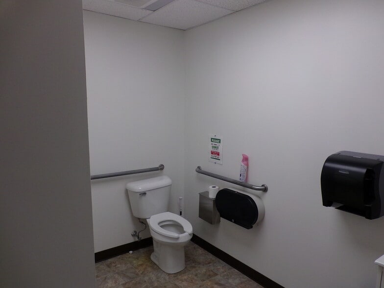 More Photos Of 401 Gilford Ave, Gilford Office For Lease