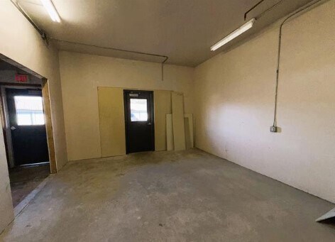 More Photos Of 1525 Pyle Dr, Kingsford Office For Sale