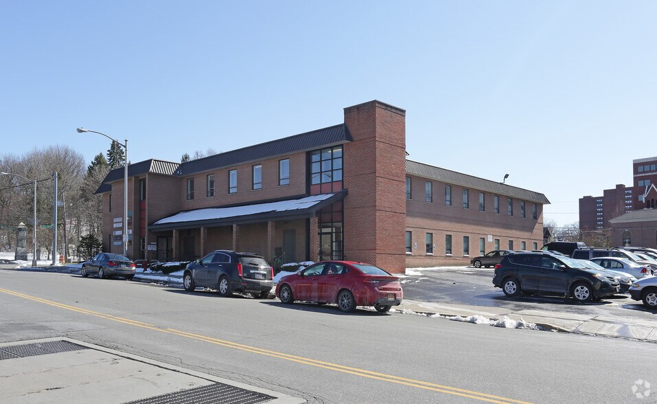 More Photos Of 670 Franklin St, Schenectady Office For Lease