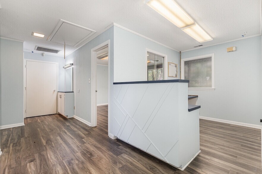 More Photos Of 415 N 7th St, Smithfield Medical For Lease