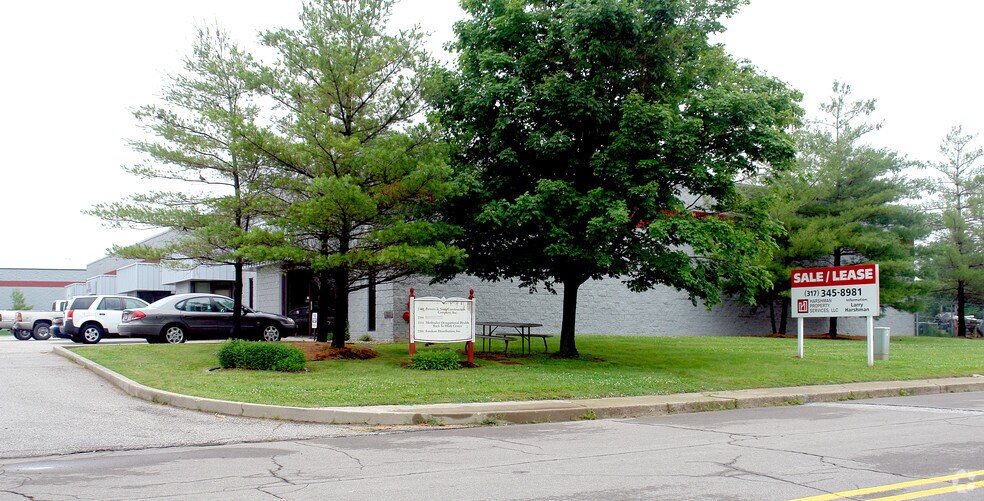 More Photos Of 2502-2520 Roosevelt Ave, Indianapolis Light Distribution For Lease