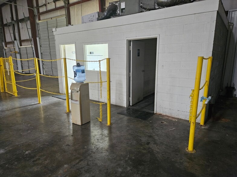 More Photos Of 1259 Armory Rd, Chester Warehouse For Lease