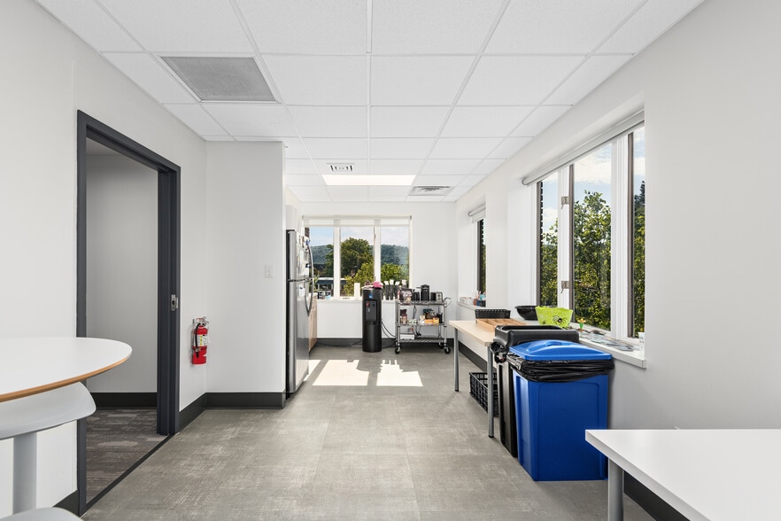 More Photos Of 53 S French Broad Ave, Asheville Medical For Lease