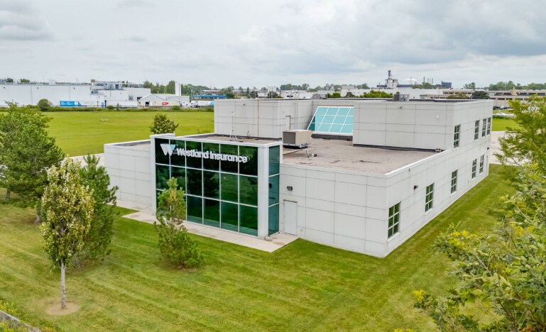 More Photos Of 910 Wilton Grove Rd, London Office For Sale