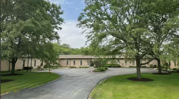 Primary Photo Of 850 W Bartlett Rd, Bartlett Medical For Sale