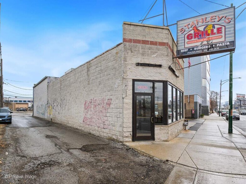 More Photos Of 1543 N Elston Ave, Chicago Restaurant For Sale