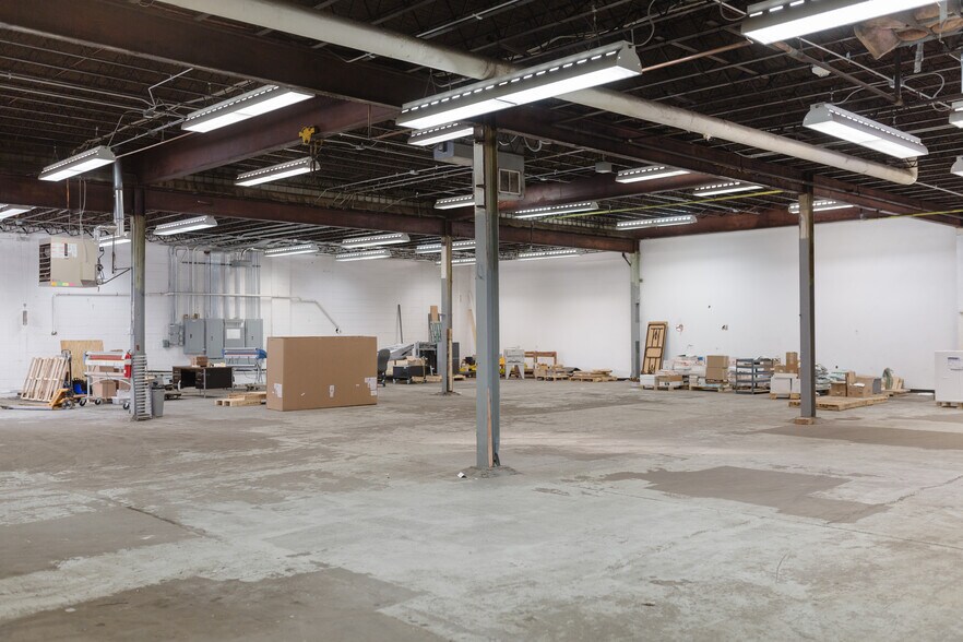 More Photos Of 4024 Washington Ave N, Minneapolis Warehouse For Lease