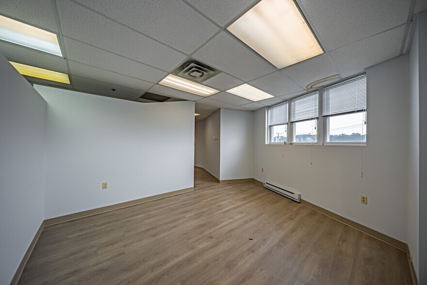 More Photos Of 50 Johnson Ave, Hackensack Light Manufacturing For Sale
