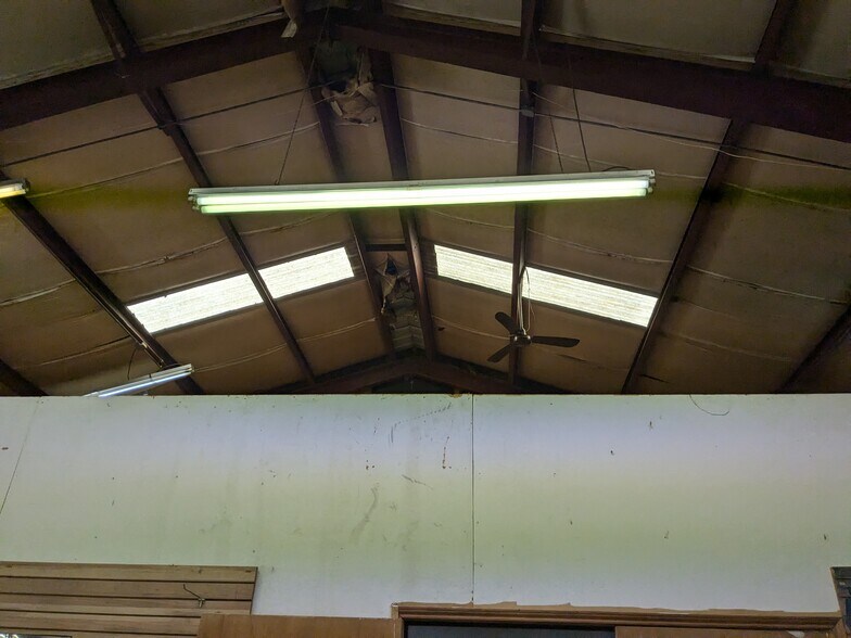 More Photos Of 1423 N Lewis Ave, Tulsa Freestanding For Sale