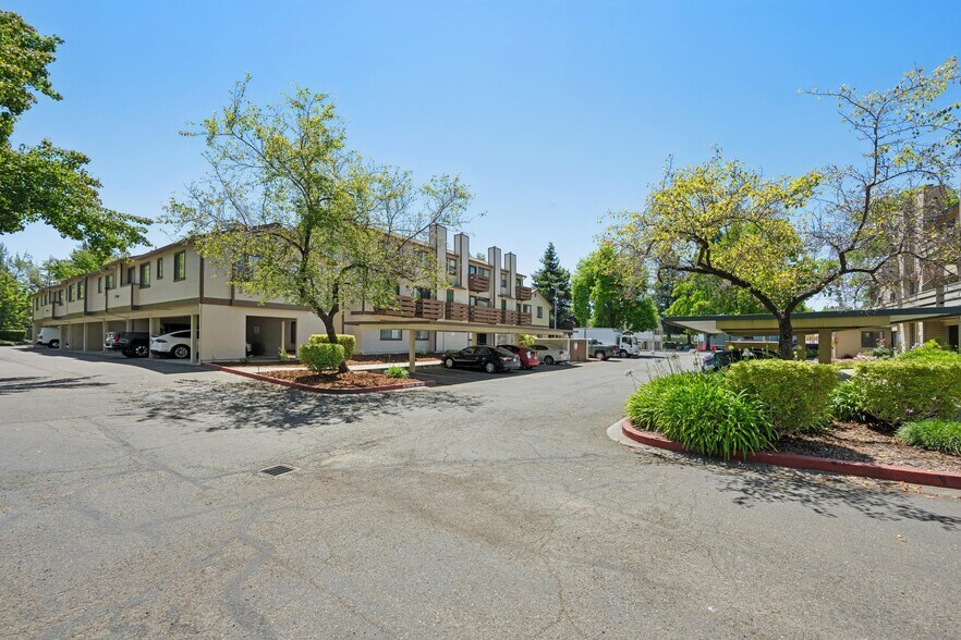 More Photos Of 7425 Camino Colegio, Rohnert Park Apartments For Sale