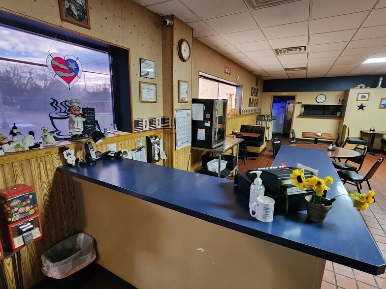 More Photos Of 604 W 7th St, Atlantic Storefront For Sale