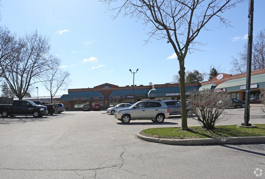 More Photos Of 1224 Dundas St W, Mississauga General Retail For Lease
