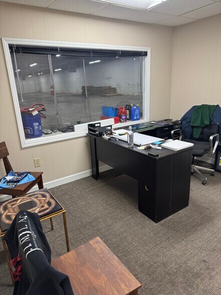 More Photos Of 318 E Grimes Ave, High Point Warehouse For Sale
