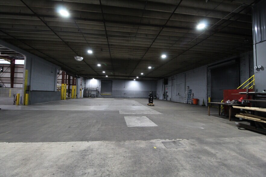 More Photos Of 4700 Middle Ave, Sarasota Warehouse For Sale