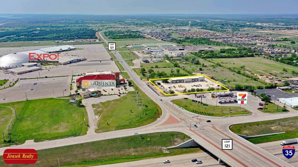 More Photos Of 160 W Loop 121, Belton Restaurant For Lease