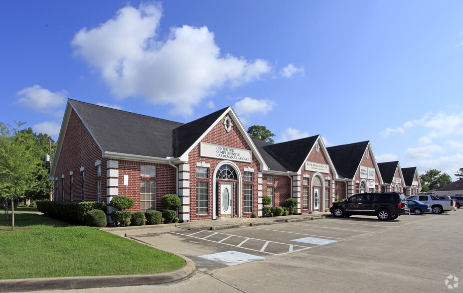 More Photos Of 300-320 E Edgewood Dr, Friendswood Medical For Lease