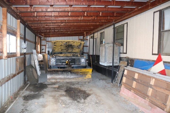 More Photos Of 127 Clayton Rd, Raton Bar For Sale