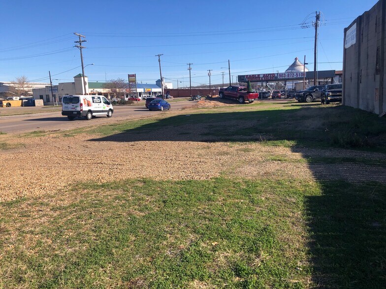 More Photos Of 310 S 9th St, Corsicana Manufacturing For Sale