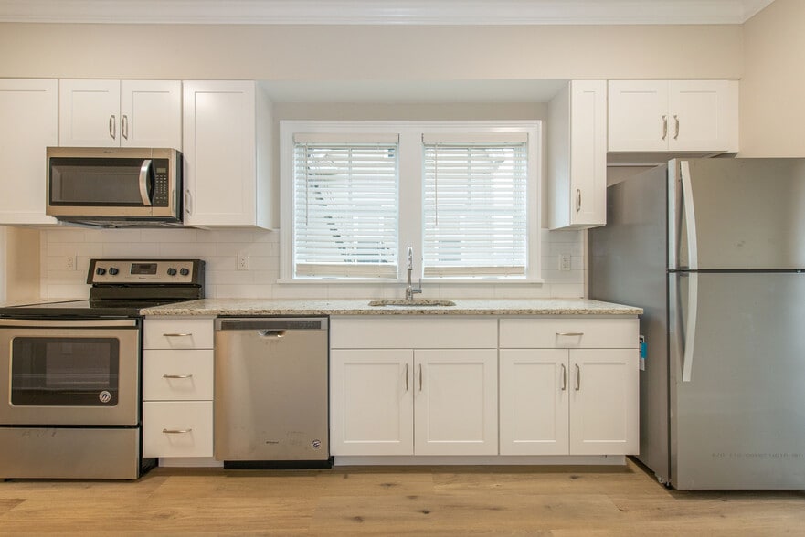 More Photos Of 84 Auburn St, Paterson Apartments For Sale