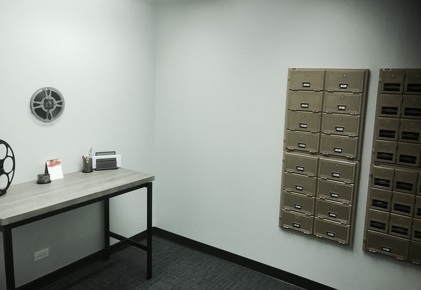 More Photos Of 10488 W Centennial Rd, Littleton Warehouse For Lease