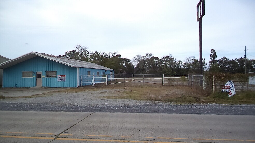 More Photos Of 217 Hollywood, Houma Industrial For Sale