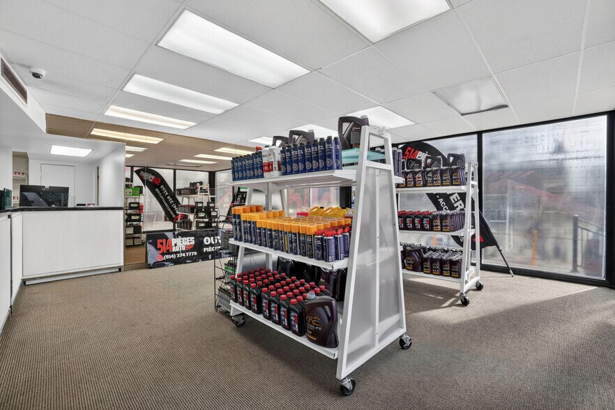 More Photos Of 7475 Boul Saint-Michel, Montréal Freestanding For Sale