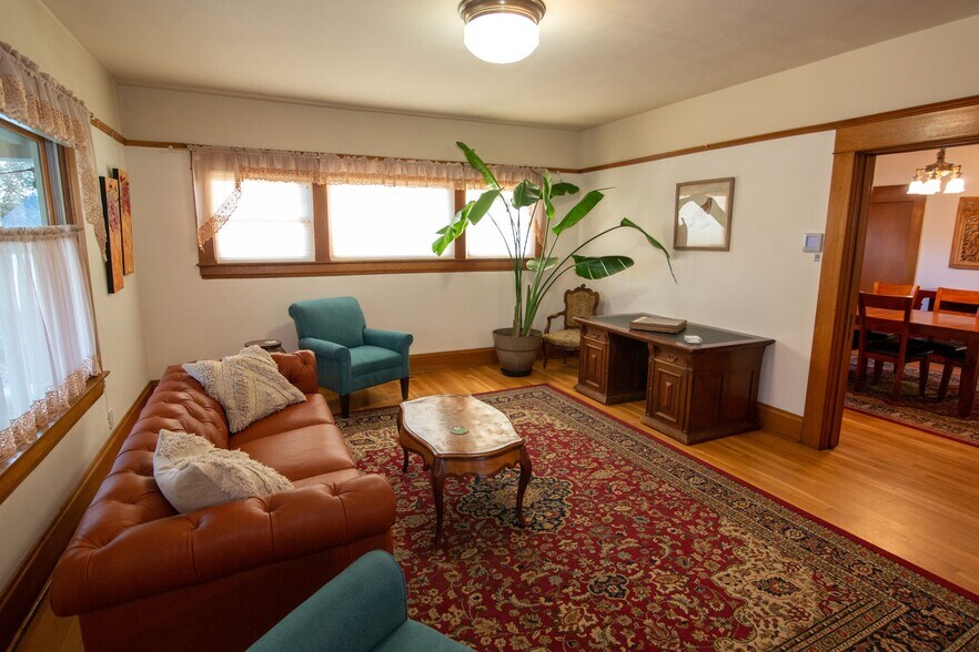 More Photos Of 340 NW 7th St, Corvallis Office For Sale