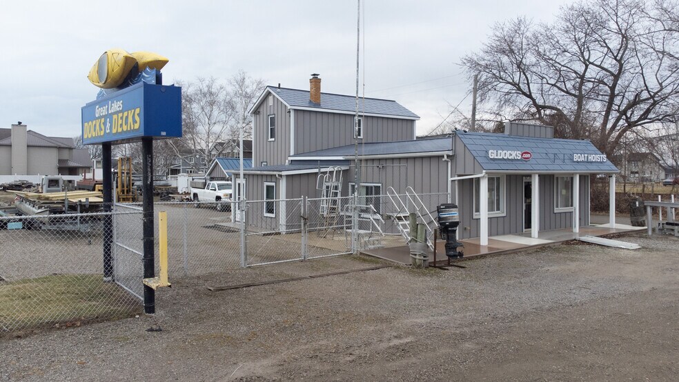 More Photos Of 7427 Dyke Rd, Clay Freestanding For Lease